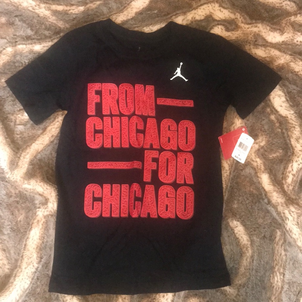 NWT Chicago Jordan t-shirt youth medium